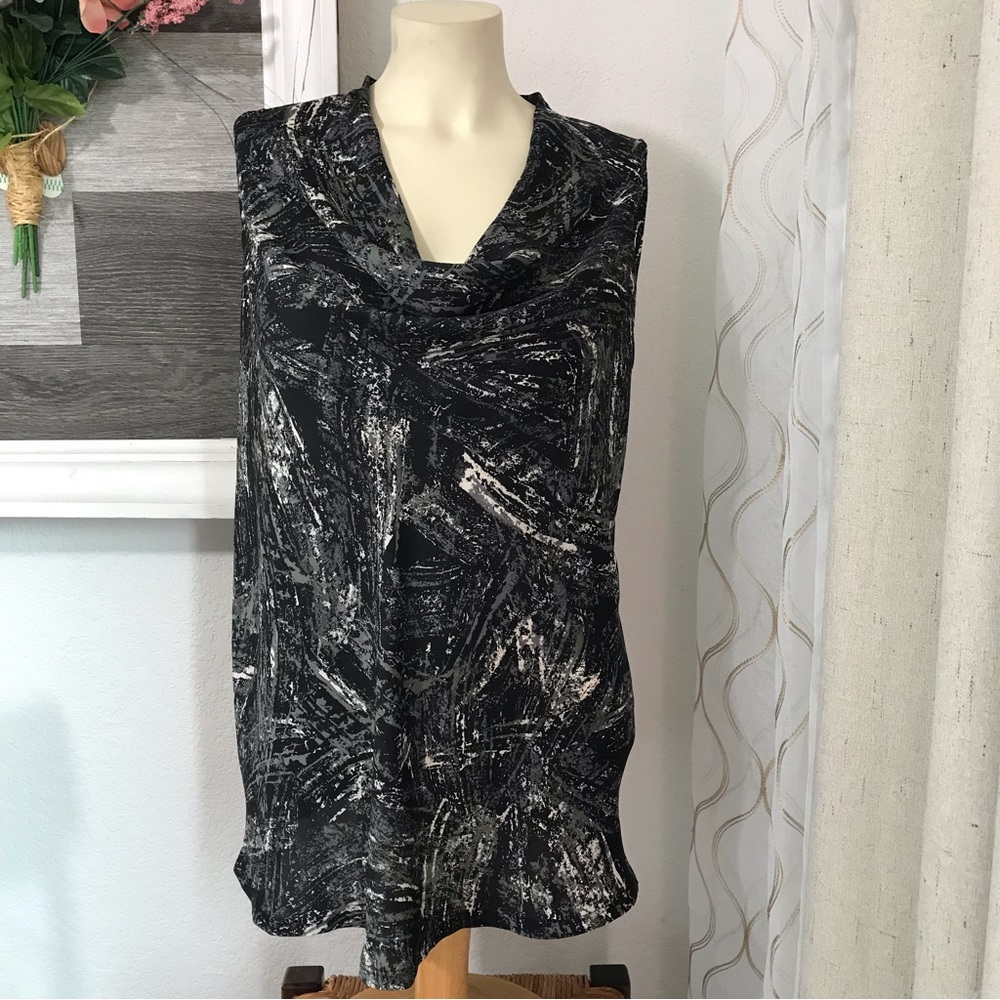 A Pea in the Pod| Sleeveless Maternity blouse scoop Neck sz Medium